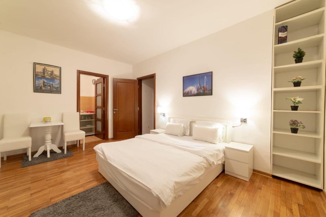 Apartment Royal City Belgrado Esterno foto