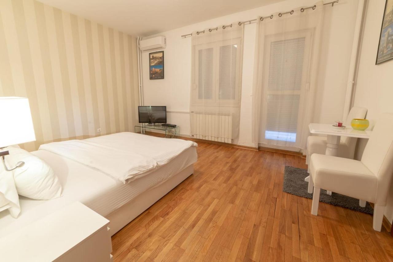 Apartment Royal City Belgrado Esterno foto